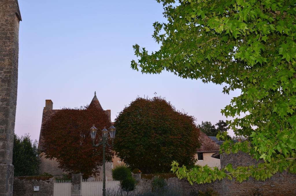 Logis Hôtel Le Saint Georges Vivonne Exterior foto